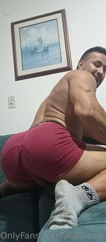 Take off my boxers daddy 😉😈
