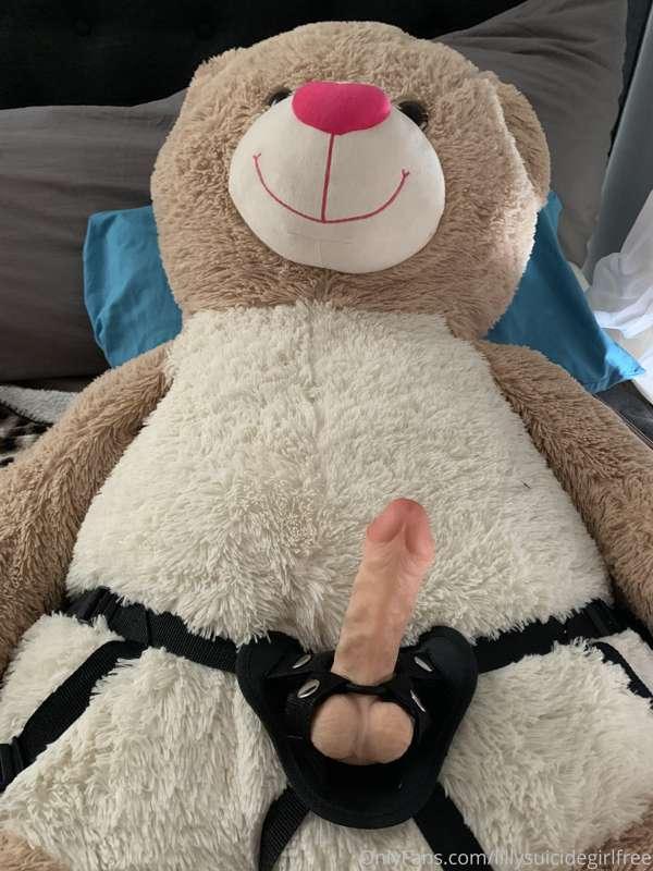 About to get nasty with mr. teddy bear 🧸 I’ll be sending thi..