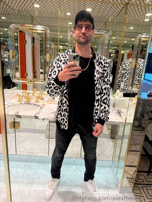 Hello! 😎