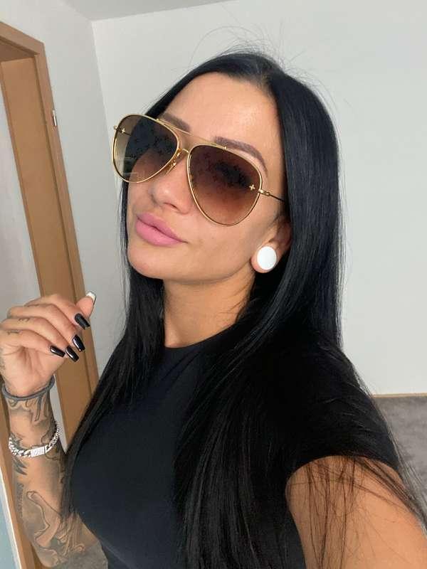 einmal nach rechts wischen bitte für etwas 🍑😋