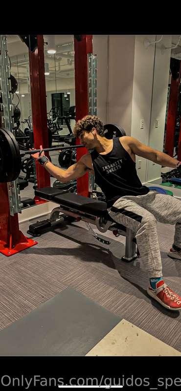 Getting in the gym to look good with the boys