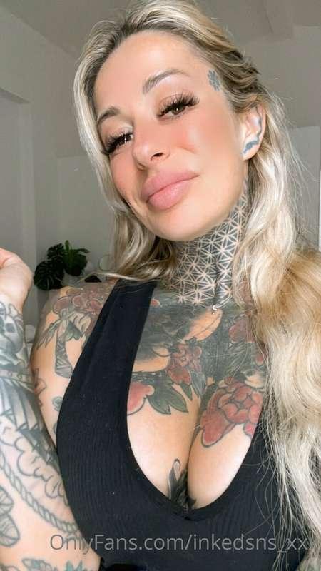 Can you check my heart beat using your palm baby?🥹