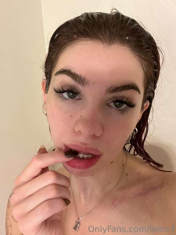 messy makeup 🤭