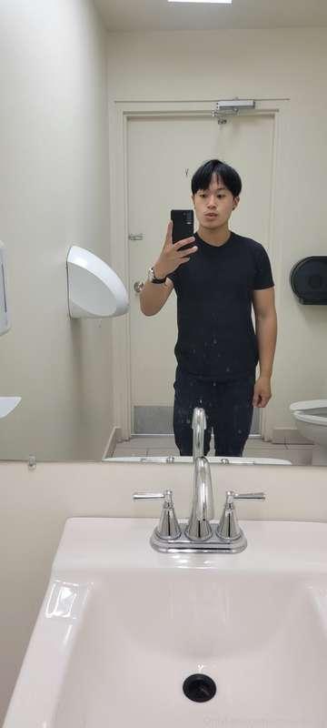 Some pics I took in the work bathroom. I'm still at my job 🤧