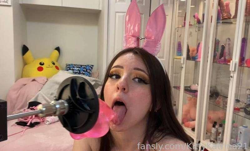 I love sucking cock, don’t I look so pretty as a bunny girl with this pretty pink cock in my mouth? I love getting sloppy and messy 💦

All tips go towards helping me rank on the leaderboard for April, please help support me if you enjoy what I put out ! 

#fyp #bigboobs #dildo #blowjob #fuckmachine #bunnygirl #lingerie #petite #boobs #drool 