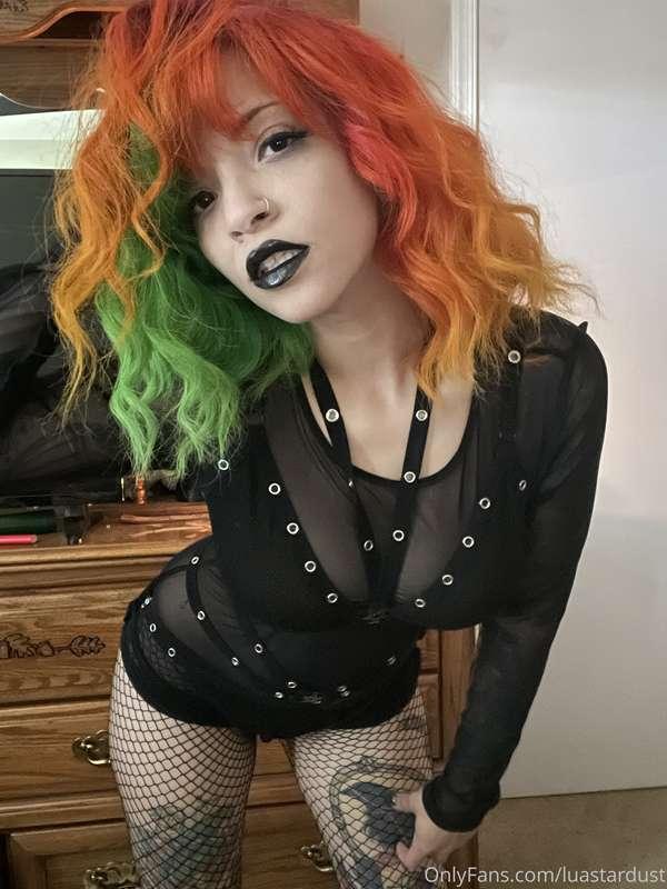 Selfies from a little goth custom I did recently! Should I d..