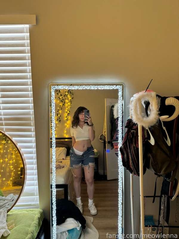 happy friday :) &lt;333 
what are your plans this weekend?🥰