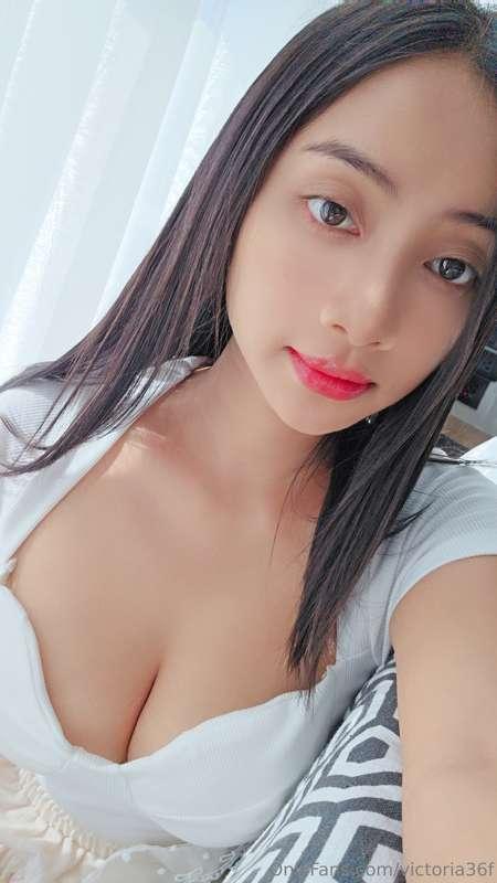 Do you like women who look decent but have a freaky side🤤😉