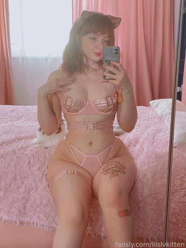 do u like my new lingerie? 🥺👉👈💞

#redhead #kitty #lingerie #nipples #boobs #princess #thighs #hips 