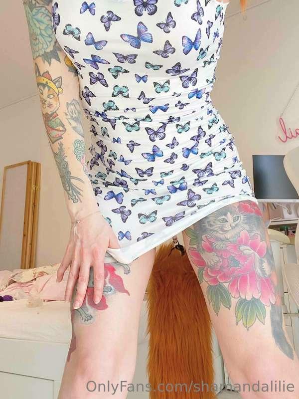 I would love to show you what's under my dress 😏
