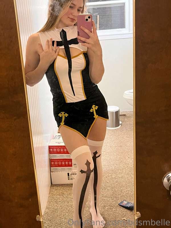I’m tipsy and horny AF so here’s a sneak peek of my Hallowee..