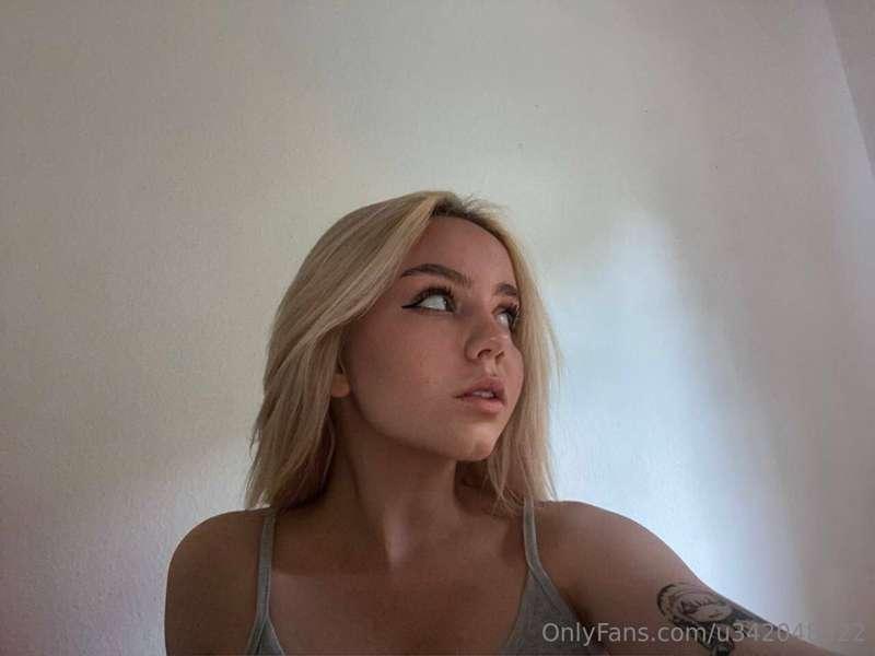 Tell me honestly, could you cum on that adorable babyface💦😈