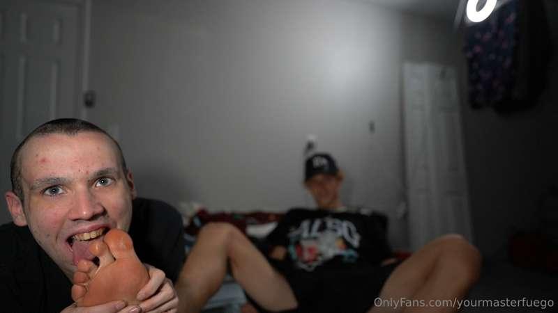 Slave kisses, sniffs, licks, and sucks my Alpha Feet! Loves ..