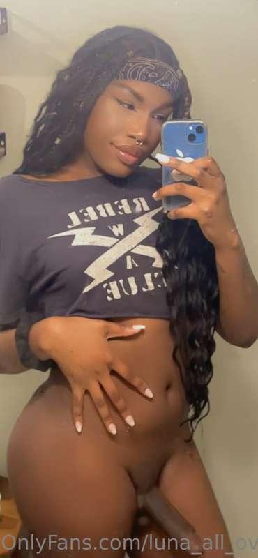 Got my nails done!!!💅 who wants me to wrap them around their..