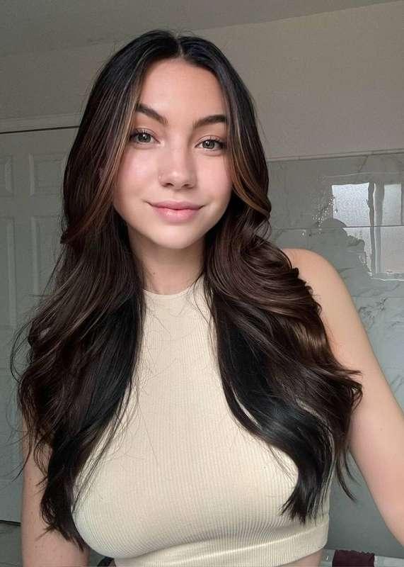 Say hi to your new fave American cutie 🤭 @ambererickson just..