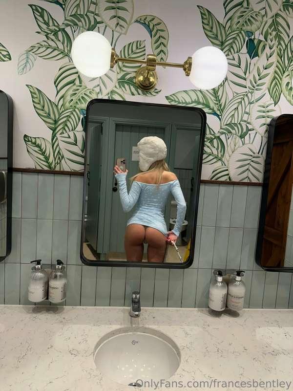 Merry Christmas Eve baby 😘 think I may be on the naughty lis..