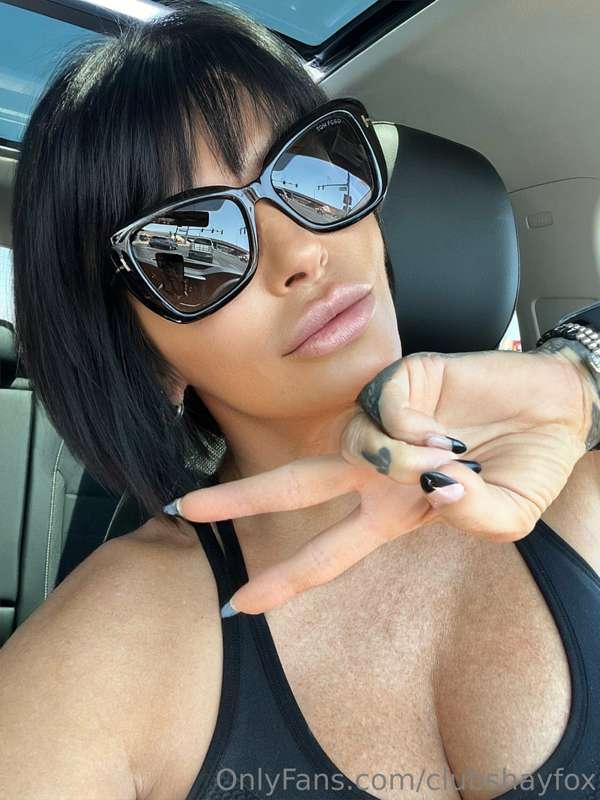 I hope your weekend is off to a fantastic start! 💋
