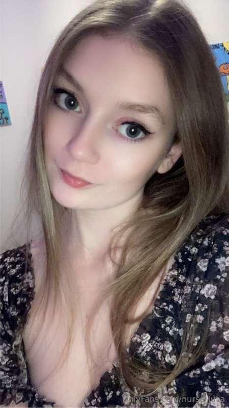 Who’s ready to have some fun with this little slut?😈