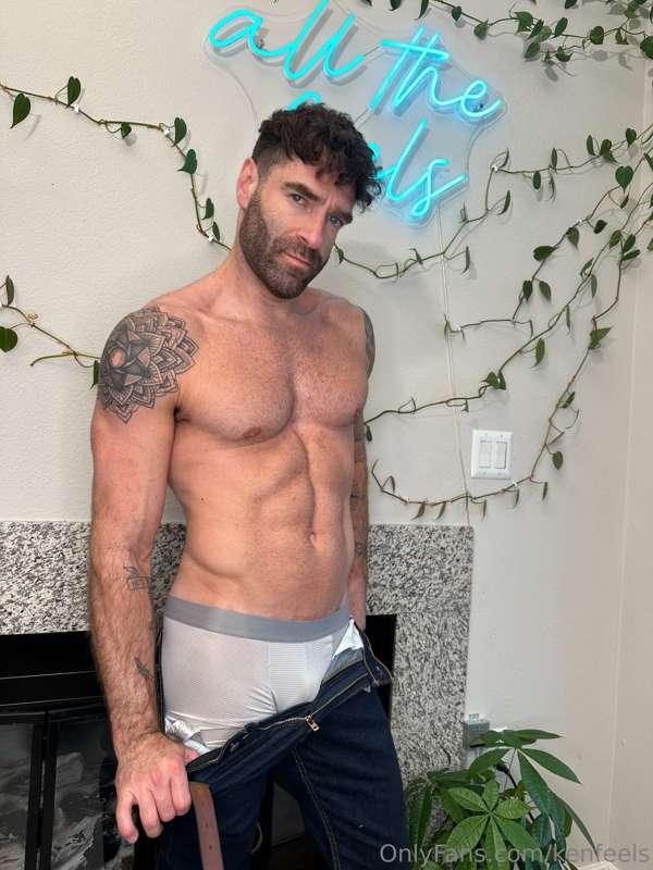 😈