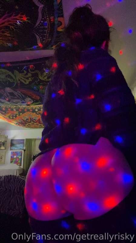 ***U know u wanna see more than just disco booty, 
message m..
