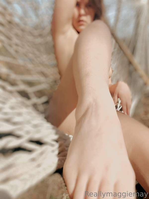 Swipe to move my foot out of the way 😉