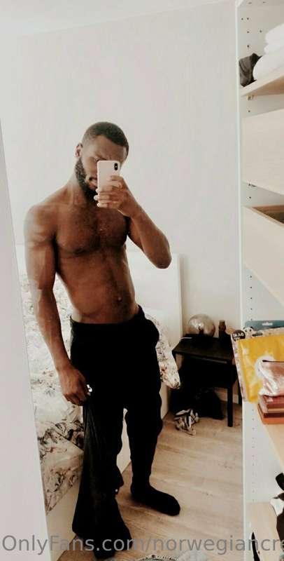 ALERT! 😈😈

Black Norwegian stallion🇳🇴🔥😍 sharing what Norway ..