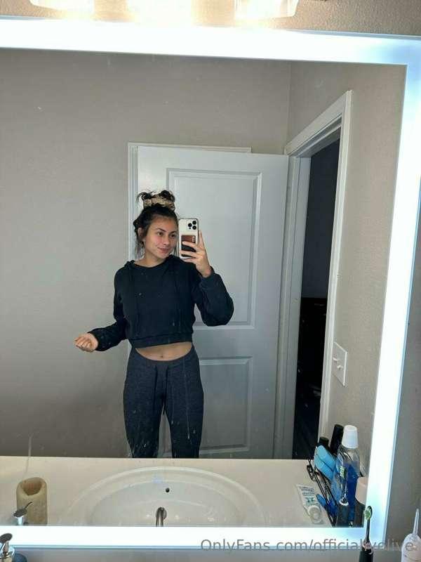 Rest day feeling myself 💤 DM me I'm bored lmao