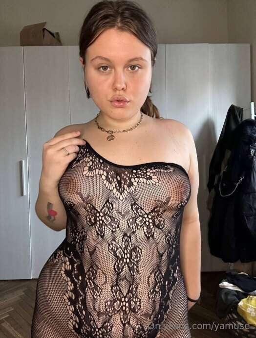 ❤️🍭HORNY 18 YEAR OLD @vla_di  Let her into your life 😏 

👅 🔞..