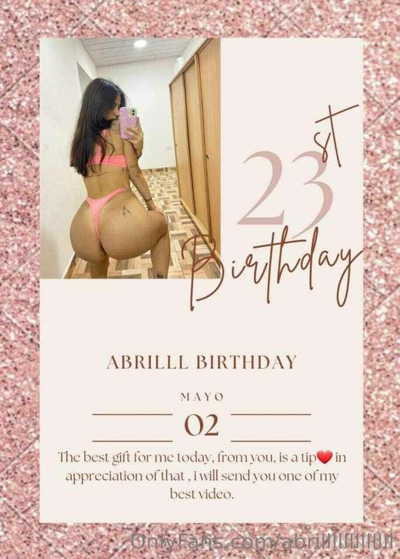Hiiii babies! Today is my birthday🥳
and I HAVE a surprise fo..
