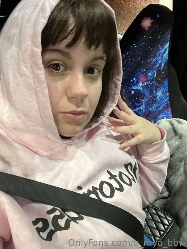 Half way to Atlanta Good Morning 🌞 Super Cozy for the drive ..