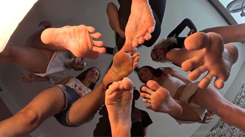 I took a poison from someone that said it makes you tiny for..