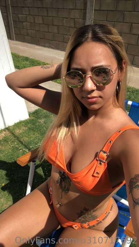 a little bit of sun 🥵🔥👙