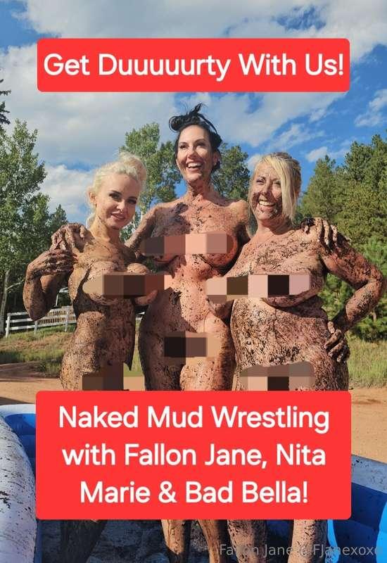 BIG TITTY NAKED MUD WRESTLING! Do you think little @badbella..