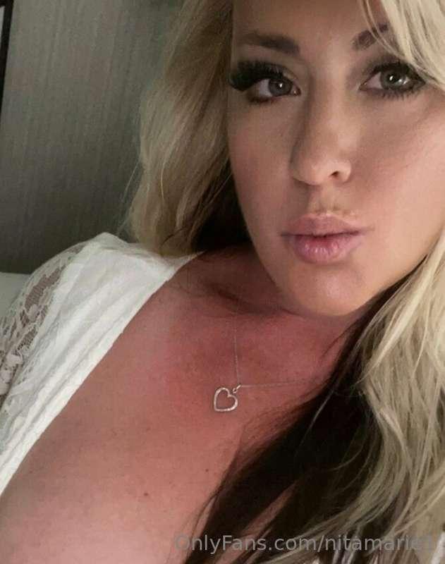 Where can I kiss you first? 💋 