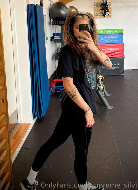 Is my 🍑 getting better?😜