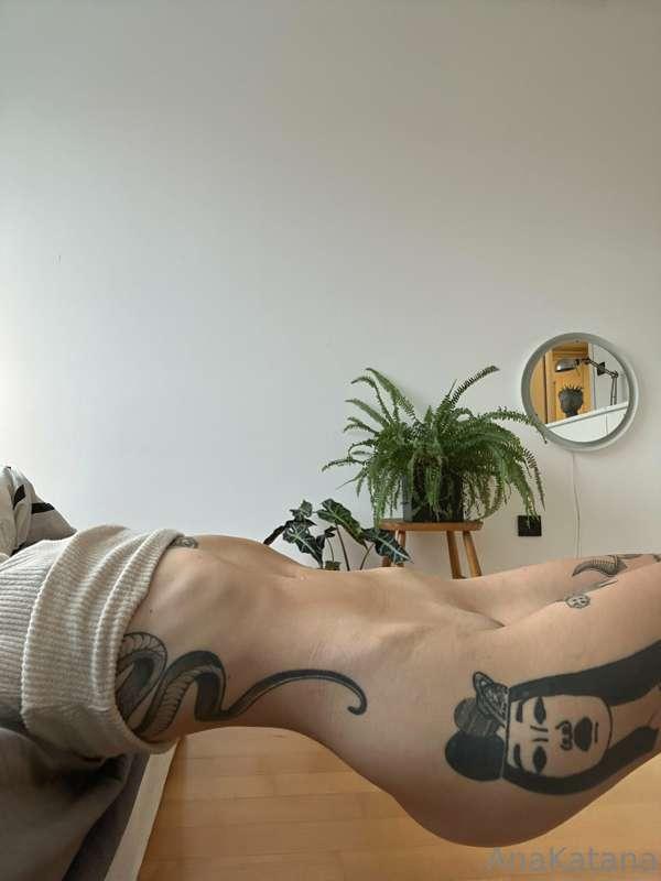 Feeling artsy in the morning!

Notice how I framed that head..