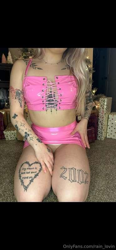 I love pink u know what else is pink 😻😻
what your fav color?