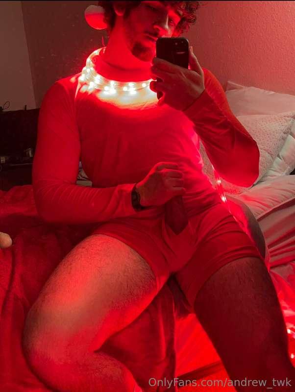 Hey pretty boy ready for your present ? 🎁