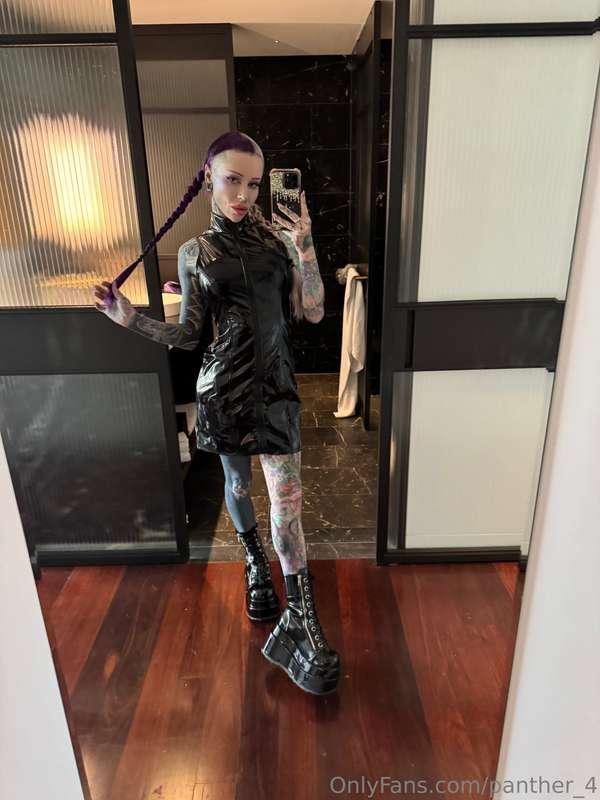 Who cock am I crushing today? 🥾