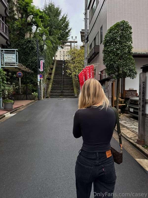 Walking through the streets of Tokyo ✨