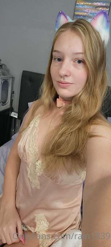 Kitten has gotten a new hair cut 😸 do you like it master?