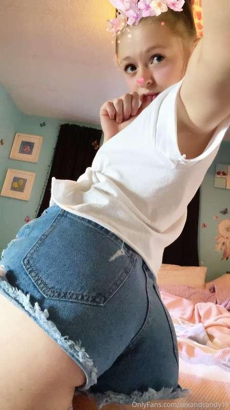 grrrr I just wanna be in Daddy’s lap 🥺🙇‍♀️