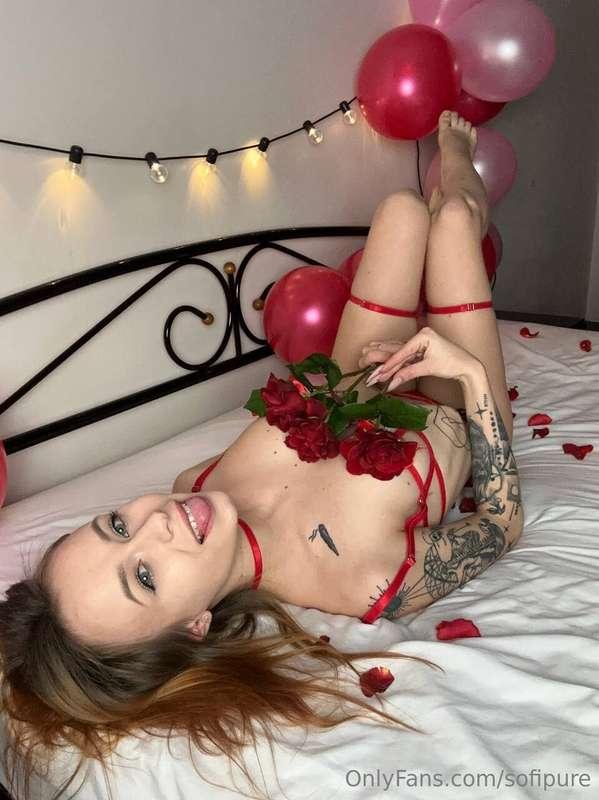 Sweet like roses, wild like fire… 🔥💋