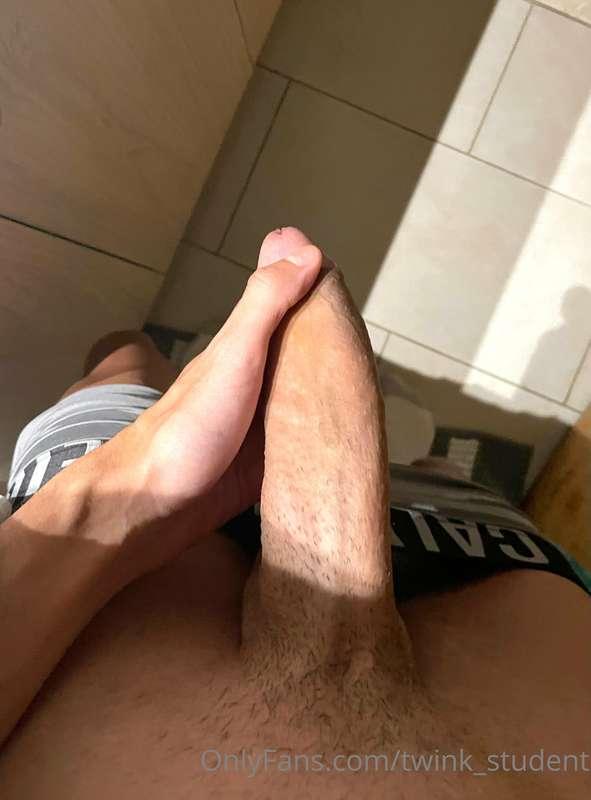 😈