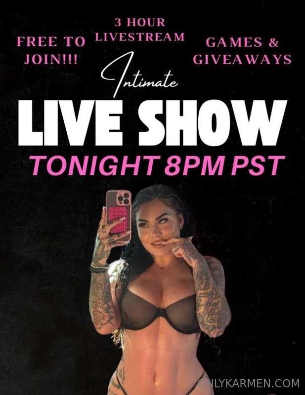 IN JUST A FEW HOURS ILL BE HERE LIVE‼️‼️😍 Set your alarms an..