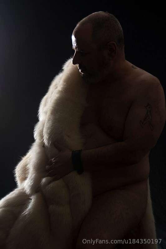 Nude with fur 2024