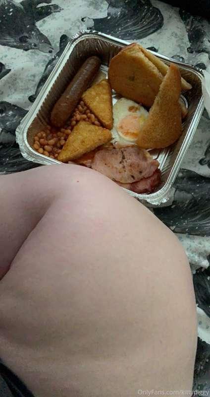 My view 😍🍳

My latest addiction is fried bread 🤤 also, my ch..