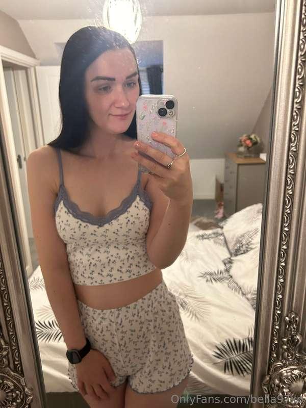 Home from work, give me a message 😘