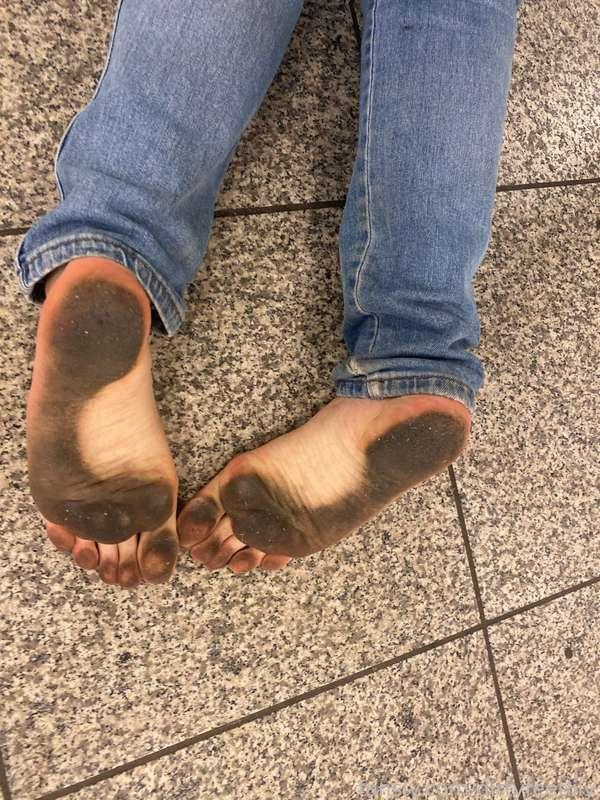 dirtyfeetlily image #2