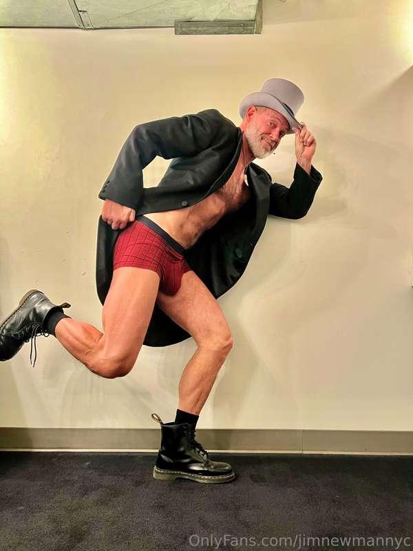 This was an intermission photo shoot. Gonna post one today s..